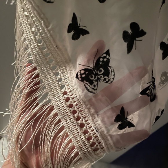 Butterfly scarf - Picture 2 of 4